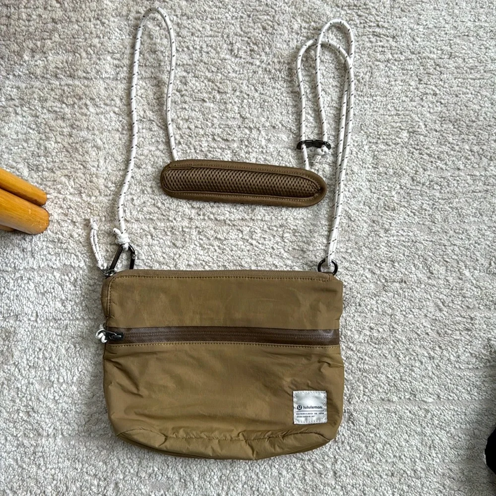 LuLulemon Patch Logo Adjustable OliveGreen/Brown Tone Crossbody Purse